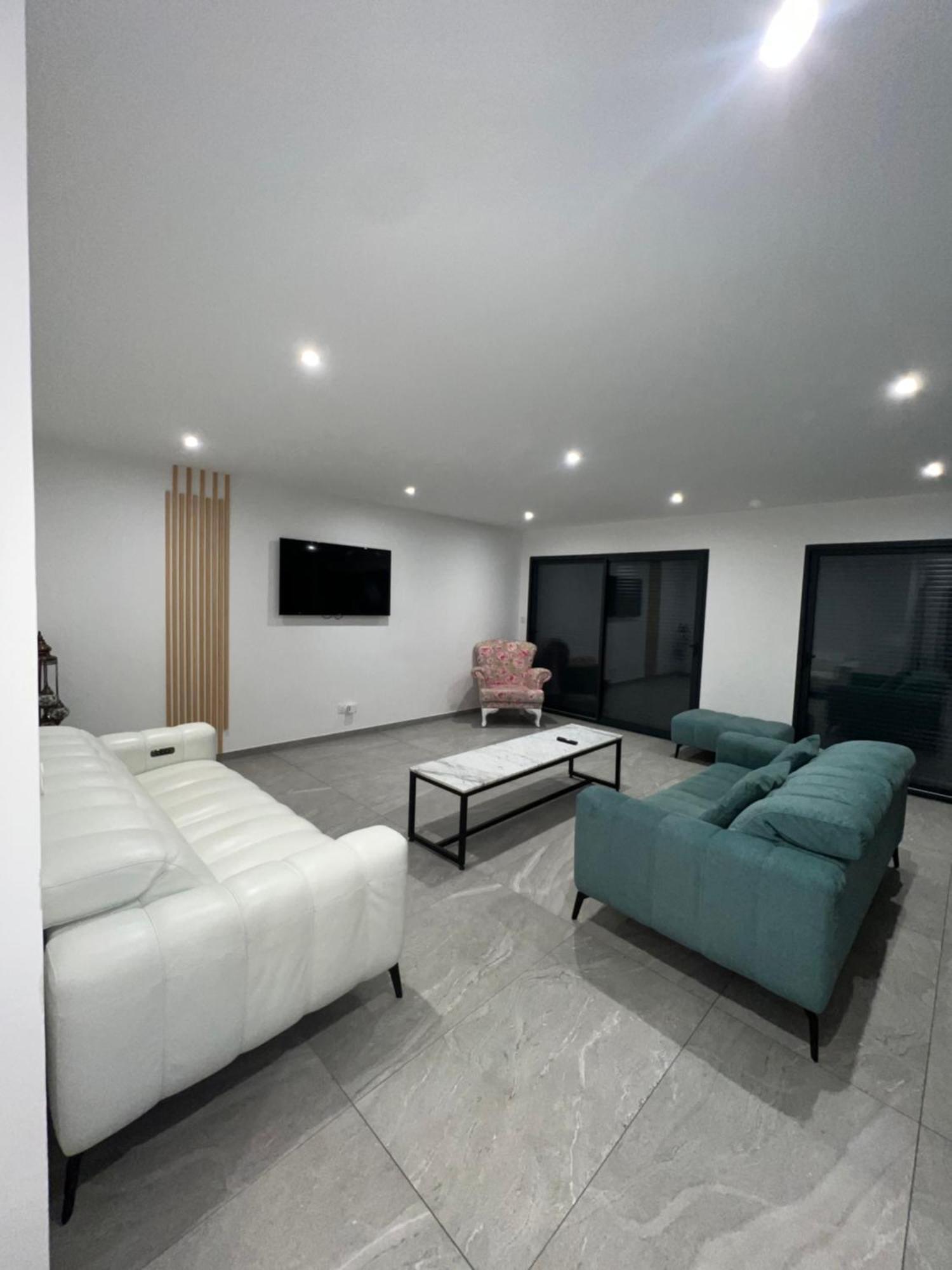 Maison Moderne Is-sur-Tille Luaran gambar